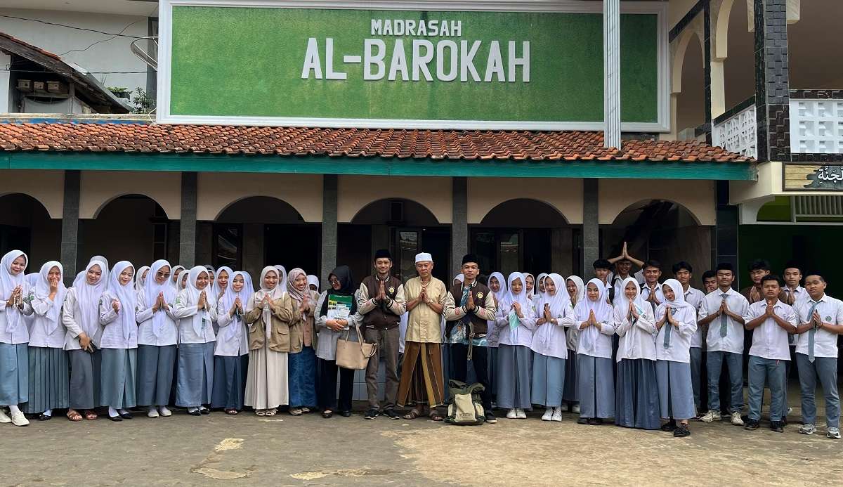 Mahasiswa PKM STAI Baitul Arqom Kabupaten Bandung Kunjungi Ponpes Al-Barokah Garut